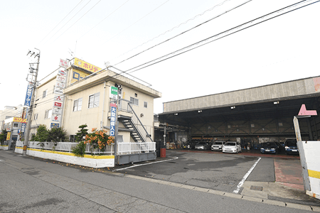 老舗整備工場です